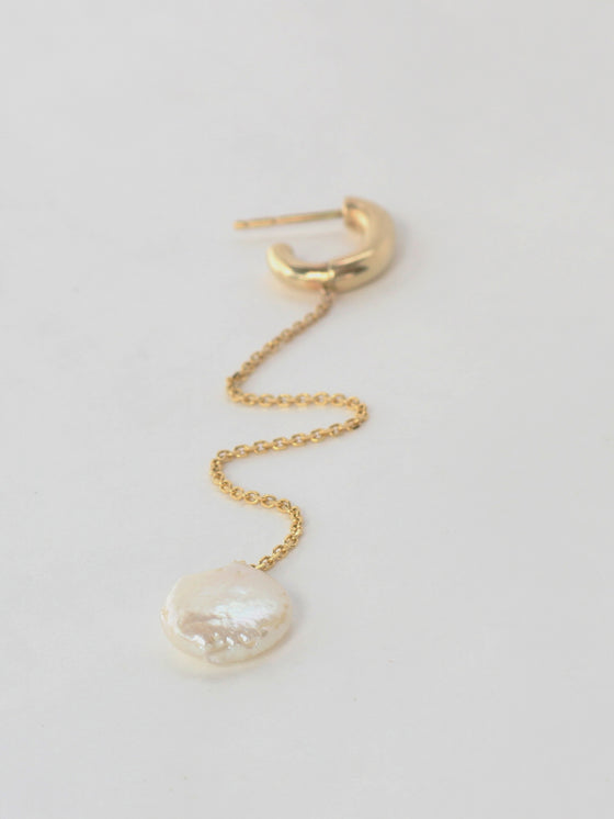 Dancing Pearl Oval Hoop Earring