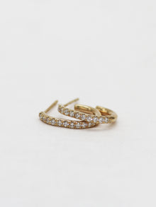  Diamonds Oval Hoop Earring (M)